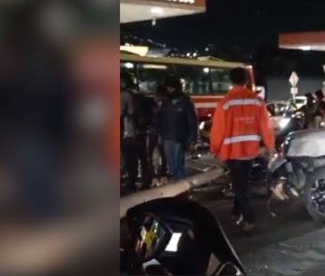 Accidente de tránsito Autopista Norte. FOTO: CORTESÍA DENUNCIAS ANTIOQUIA