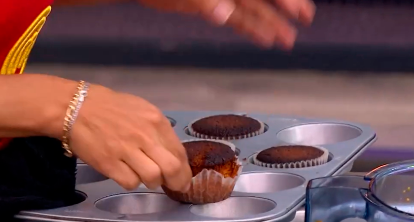 El último en pasar, Mallarino, no vio las señales que sus compañeros de equipo le dejaron para que abriera el horno y sacara lo que estaba adentro. / FOTO: CAPTURA DE PANTALLA 
