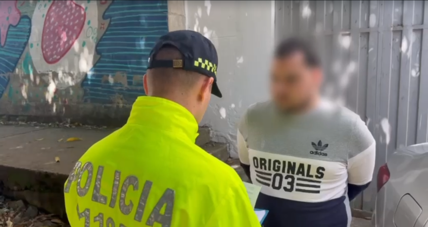 Momento de la captura en Amagá, Suroeste antioqueño. FOTO: TOMA DE VIDEO - POLICÍA METROPOLITANA