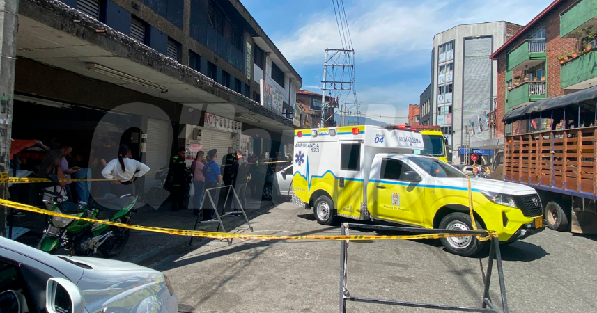Personal de la Secretaría de Salud hizo presencia en el sitio y le brindaron atención prehospitalaria a los heridos. /FOTO: ANDRÉS FELIPE OSORIO GARCÍA