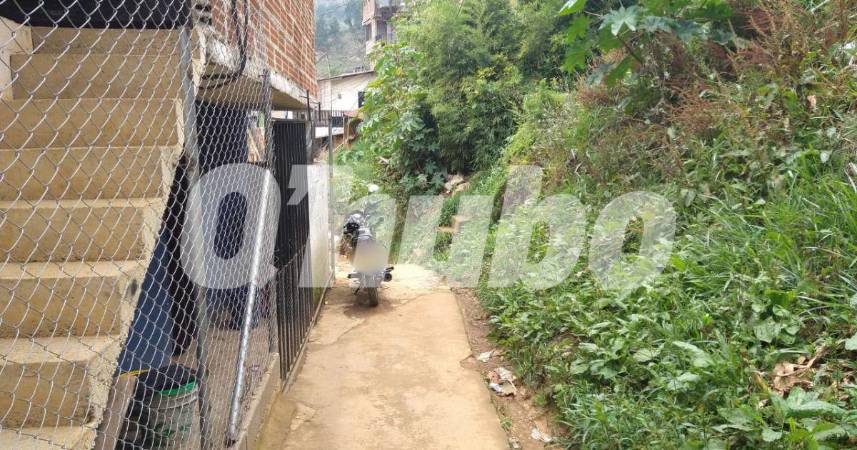 Los hechos se registraron en esta calle peatonal del barrio La Cruz. FOTO: GUILLERMO OSPINA MUÑOZ