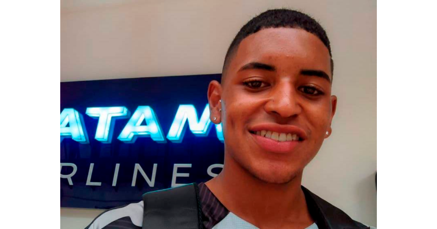 Familiares, amigos y vecinos, se han estado movilizando para apoyar a este joven. Con misas y novenas piden que se recupere. /FOTOS: CORTESÍA