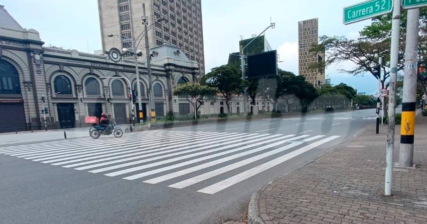 A todo el frente de la antigua estación del Ferrocarril de Antioquia apuñalaron a Enderson Jesús Bravo Asuage. /FOTO: ALEJANDRA MORALES RÍOS 