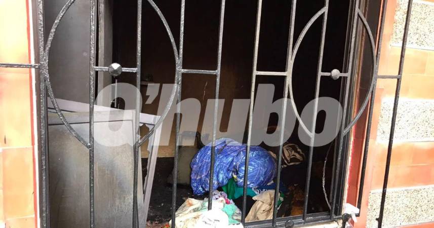 Así quedó la habitación de la casa donde estaba la joven con su compañero sentimental. FOTO: LAURA ROSA JIMÉNEZ VALENCIA