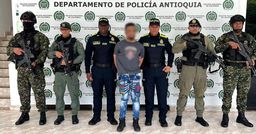Alias Edwin presentado oficialmente por las autoridades. FOTO: CORTESÍA POLIANTIOQUIA