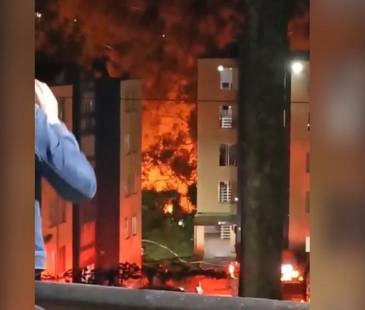 El incendio en San Antonio de Prado quedó registrado en videos compartidos en redes sociales. FOTO: CORTESÍA DENUNCIAS ANTIOQUIA