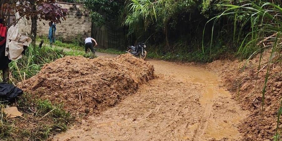 Las fuertes lluvias dejaron afectaciones en varios sectores de Copacabana. / FOTO: SINDY VALLE