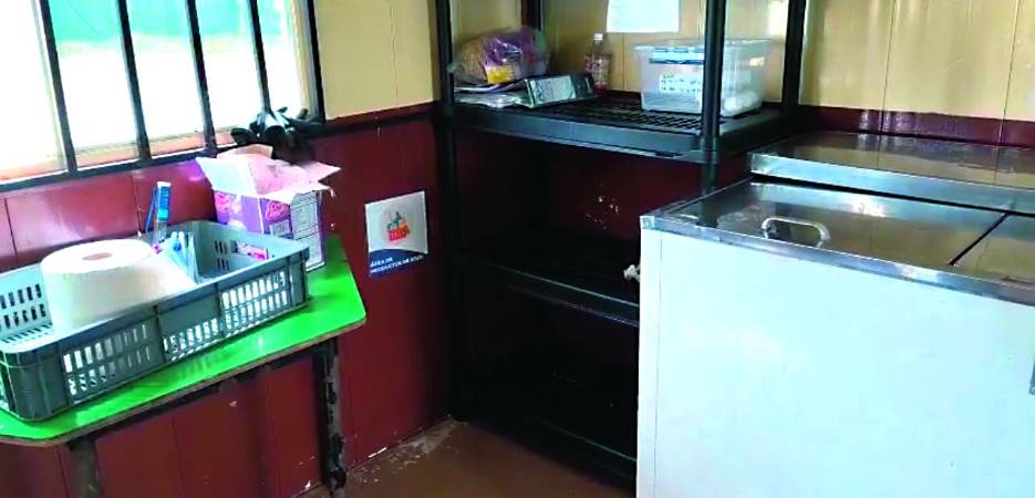 Las alacenas, donde guardaban el mercado, quedaron vacías. ¡Qué descaro! FOTO: CORTESÍA