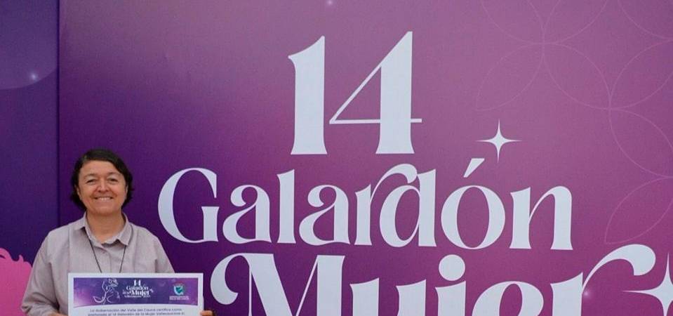 La Hermana Marleny fue resaltada, en la gala del Galardón Mujer Vallecaucana 2024, por su convicción y labor social. / FOTO: ABC PRODEIN.