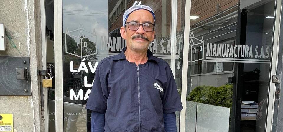 Don Humberto ajustó 34 años en Manufactura S.A.S., donde goza de gran apreció. FOTO: JAIDER ESCOBAR