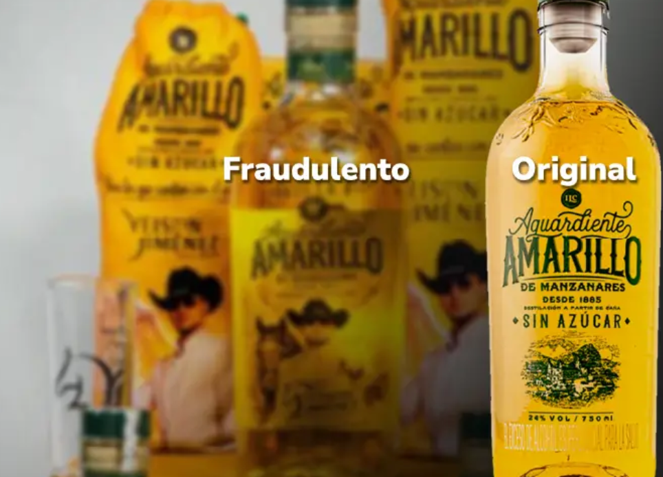 Así se diferencia el aguardiente original del fraudulento. FOTO: INVIMA