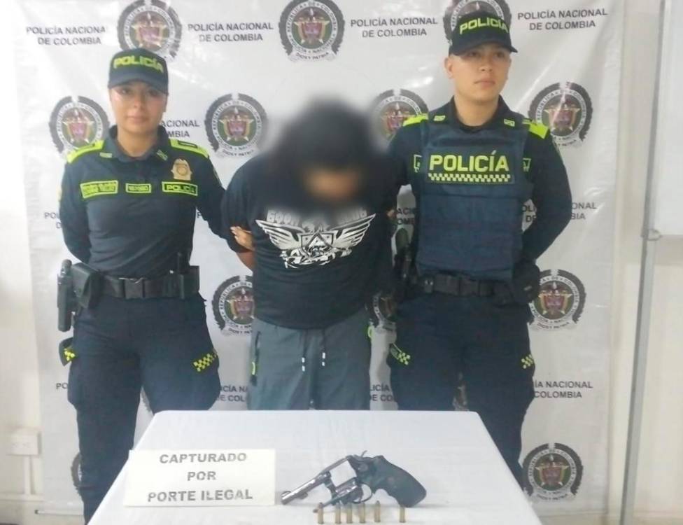 Adolescente aprehendido en el barrio Popular 1. /FOTO: POLICÍA NACIONAL